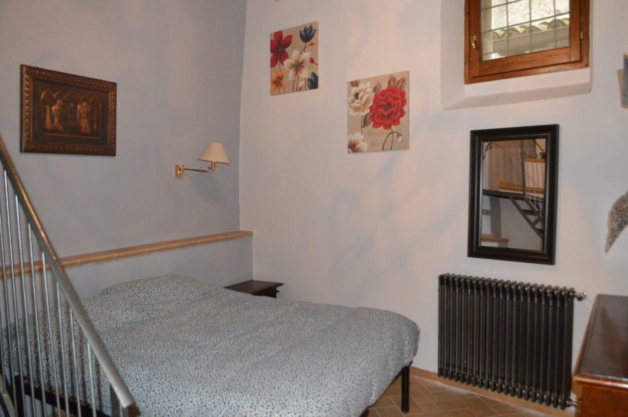 Appartamento In Centro Spoleto Kültér fotó